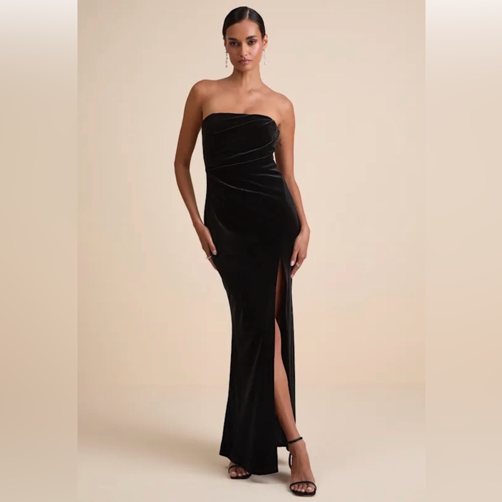 Lulu’s Velvet Elegant Black Strapless Evening Gown
